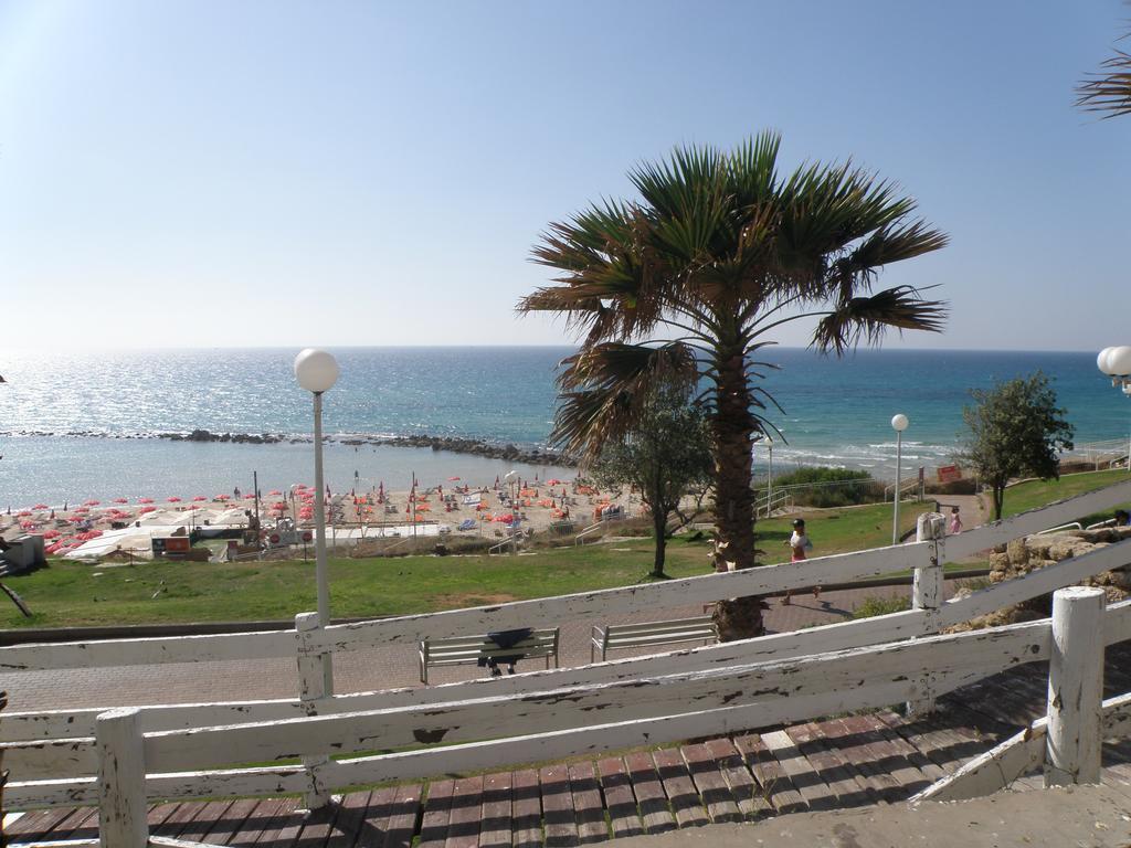 Spat Beach Bat Yam Exterior foto