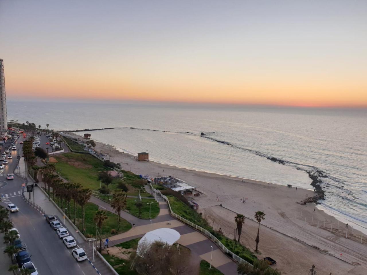 Spat Beach Bat Yam Exterior foto